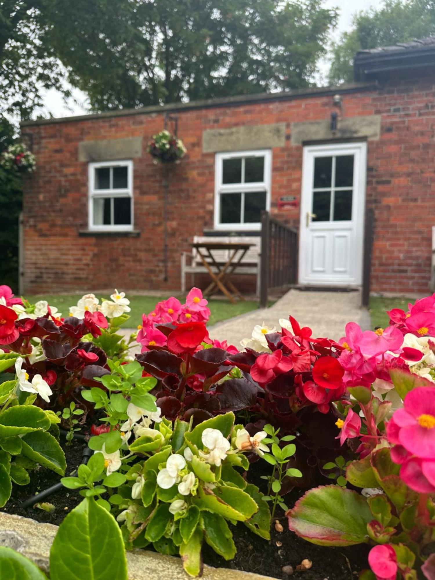 Station House Holiday Cottages, Exclusively For Grown Ups, Thornton Dale Pickering Eksteriør bilde